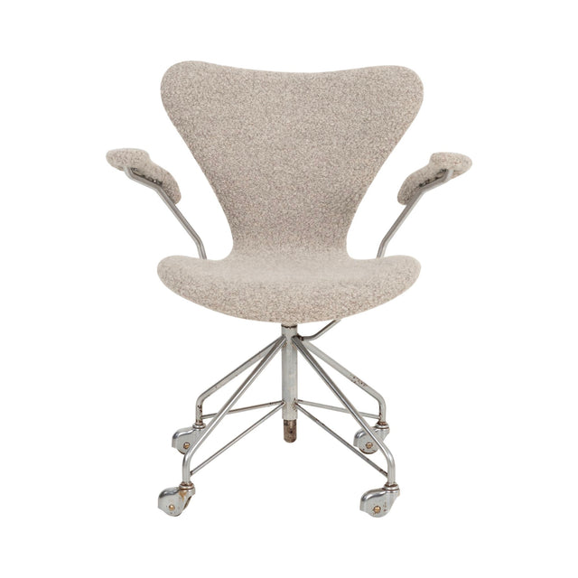 Arne Jacobsen Sevener Desk Chair, model 3117