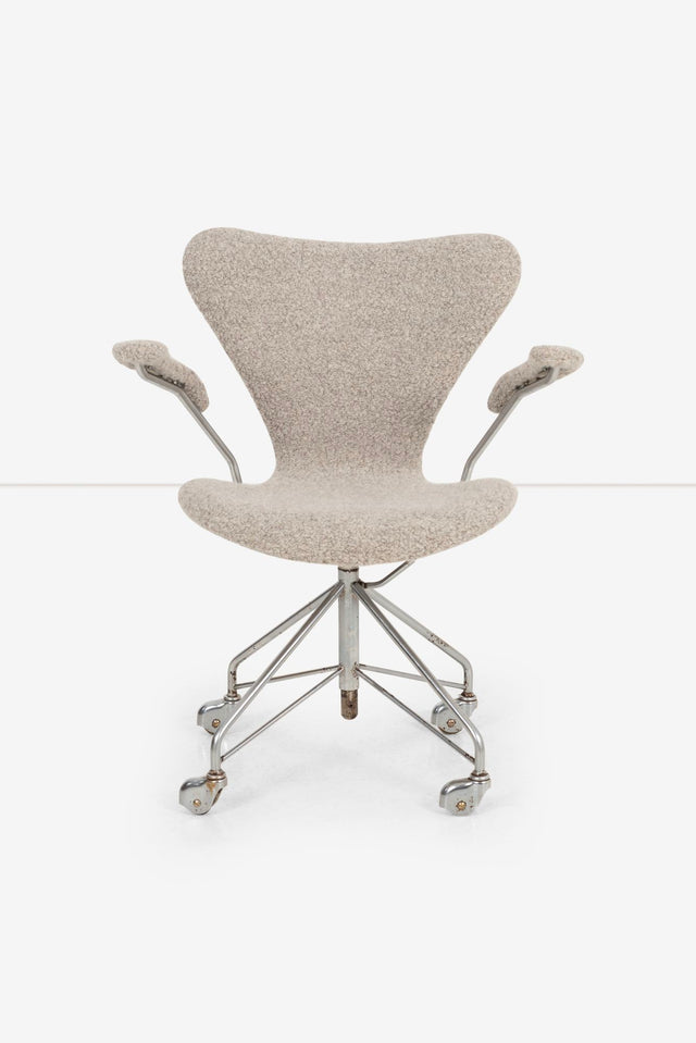 Arne Jacobsen Sevener Desk Chair, model 3117