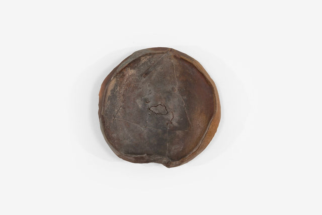 Important Peter Voulkos 'Untitled Plate', 1981 – Wheel-Thrown Stoneware with Surface Drawing