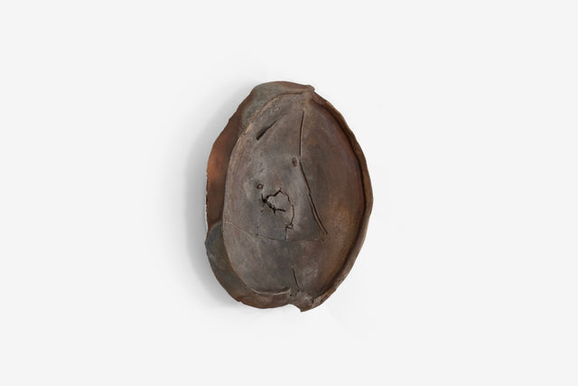 Important Peter Voulkos 'Untitled Plate', 1981 – Wheel-Thrown Stoneware with Surface Drawing