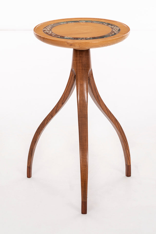 Splayed Leg Pedestal Table