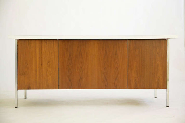 Florence Knoll, Desk