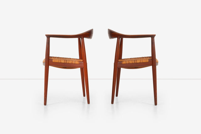 Set of Eight Hans Wagner "Round" Dining Chairs in Teakwood