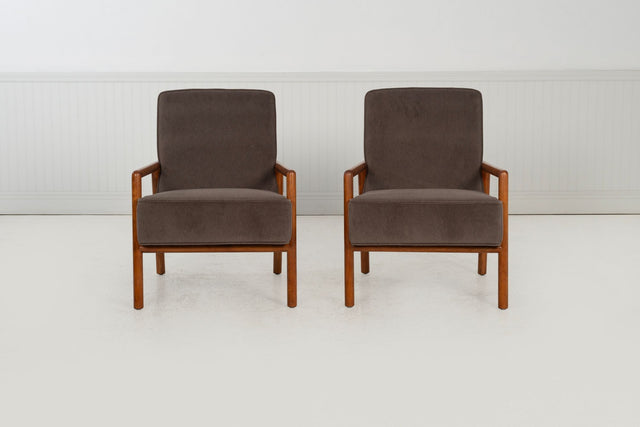 T.H. Robsjohn-Gibbings for Widdicomb Pair of Model 1601 Lounge Chairs, 1955