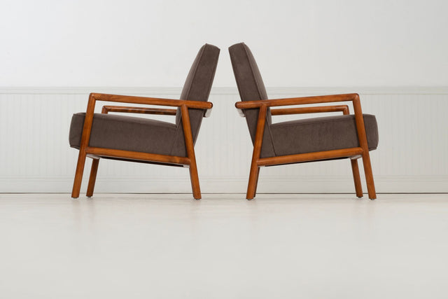 T.H. Robsjohn-Gibbings for Widdicomb Pair of Model 1601 Lounge Chairs, 1955